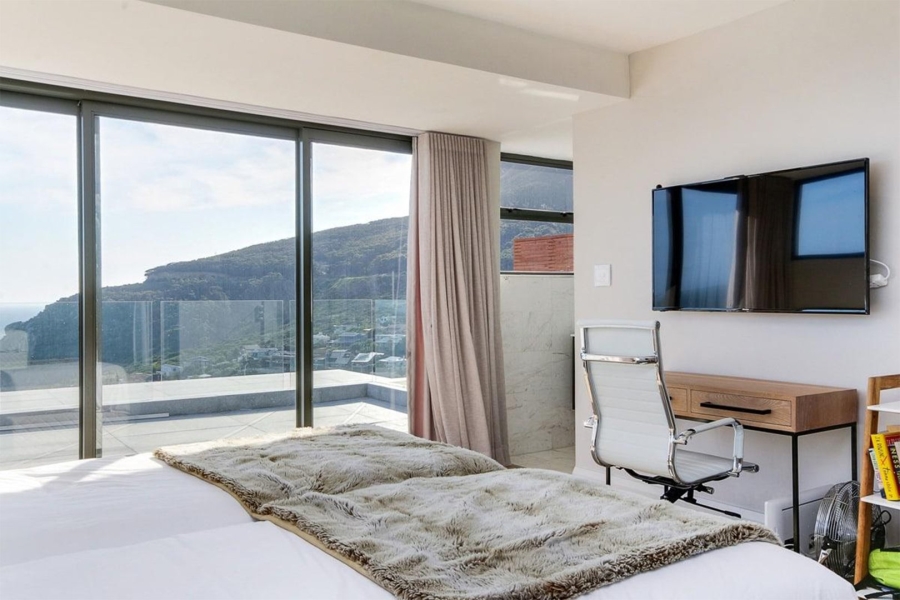 To Let 6 Bedroom Property for Rent in Llandudno Western Cape